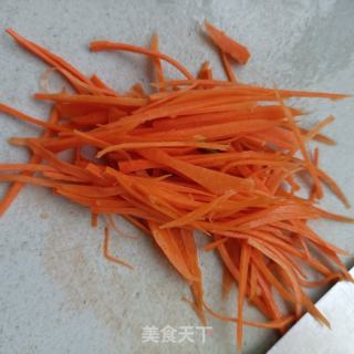 鸡胸肉拌喷鼻菜的做法步调：2