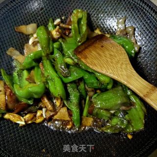 猪肉炒薄皮辣椒的做法步调：13