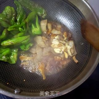 猪肉炒薄皮辣椒的做法步调：12