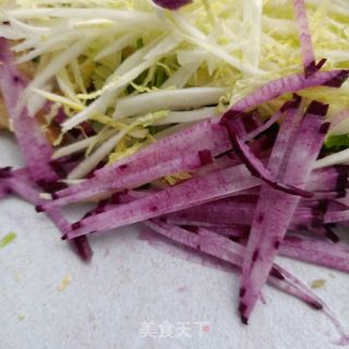利剑菜拌油渣的做法步调：4
