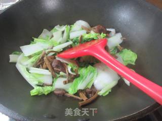 茶树菇炒五号菜的做法步调：7