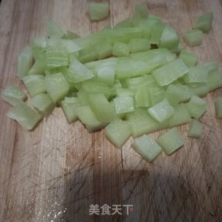莴笋陈贝炒冰淇淋萝卜的做法步调：2