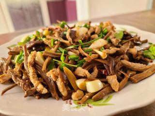 茶树菇炒肉丝的做法步调：11
