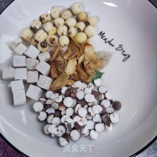 银耳五利剑羹的做法步调：2