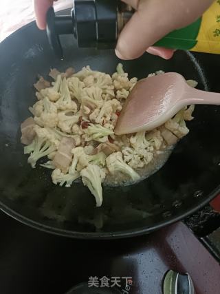 花菜炒肉的做法步调：6