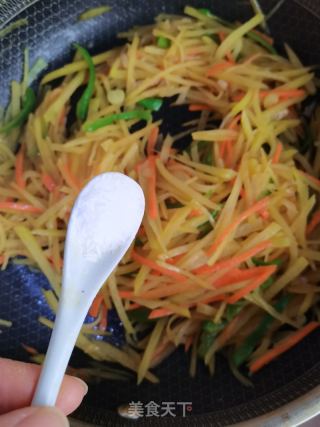家常土豆丝的做法步调：9