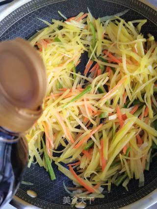 家常土豆丝的做法步调：7