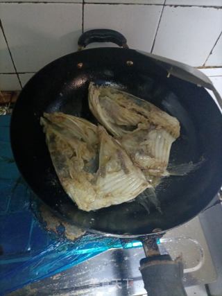 浑炖年夜鱼头的做法步调：9