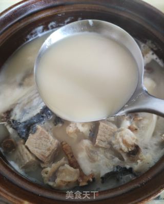 天麻炖鱼头的做法步调：8