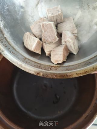 天麻炖鱼头的做法步调：5