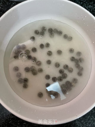 乌糖珍珠奶茶的做法步调：2