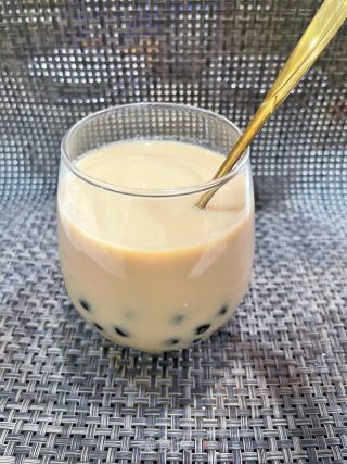乌糖珍珠奶茶的做法步调：11