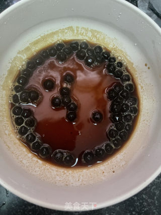 乌糖珍珠奶茶的做法步调：5