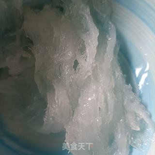 彩虹梨炖燕窝的做法步调：2
