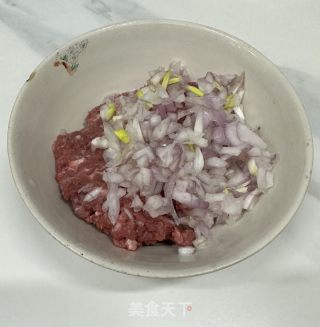 牛肉饼的做法步调：3