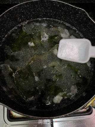 虾仁豆腐裙带菜汤的做法步调：8