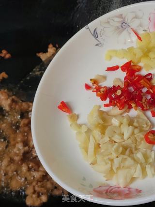萝卜缨炒肉沫的做法步调：7
