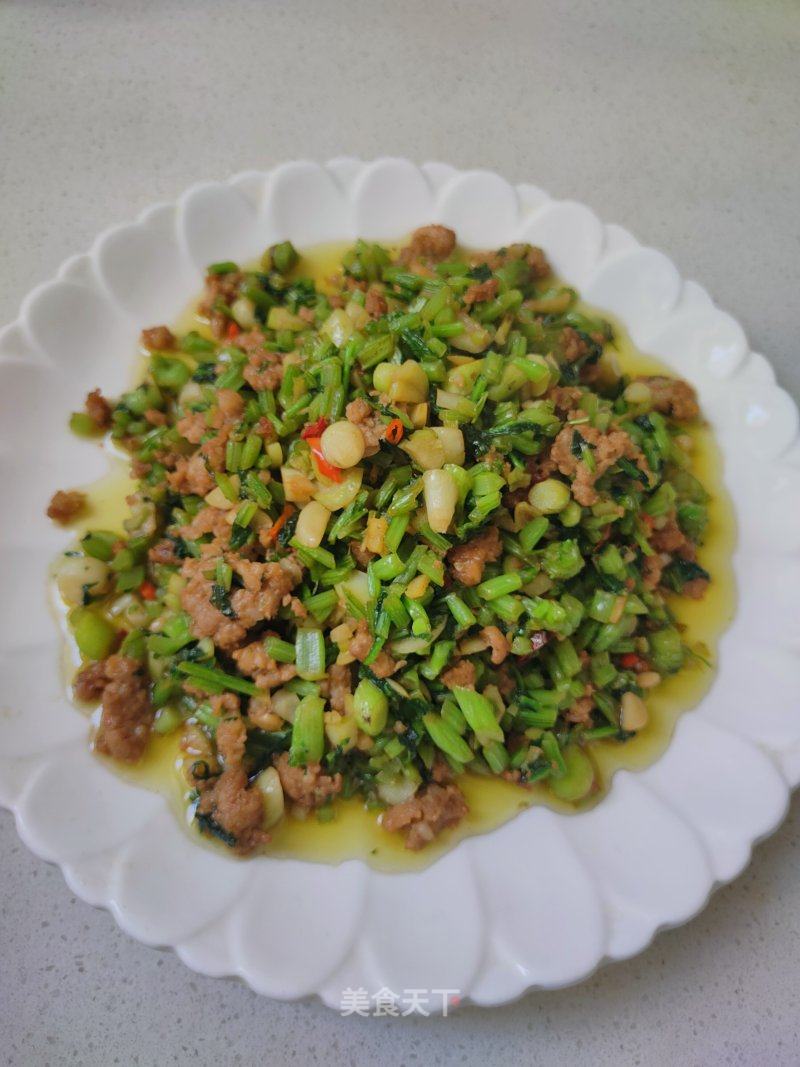萝卜缨炒肉沫的做法