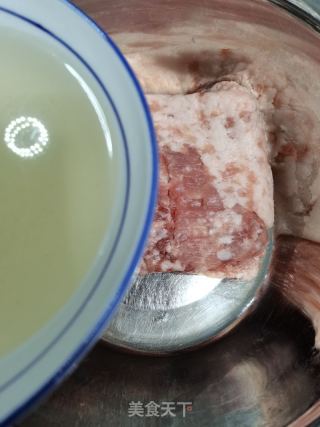 猪肉利剑菜饺子的做法步调：4