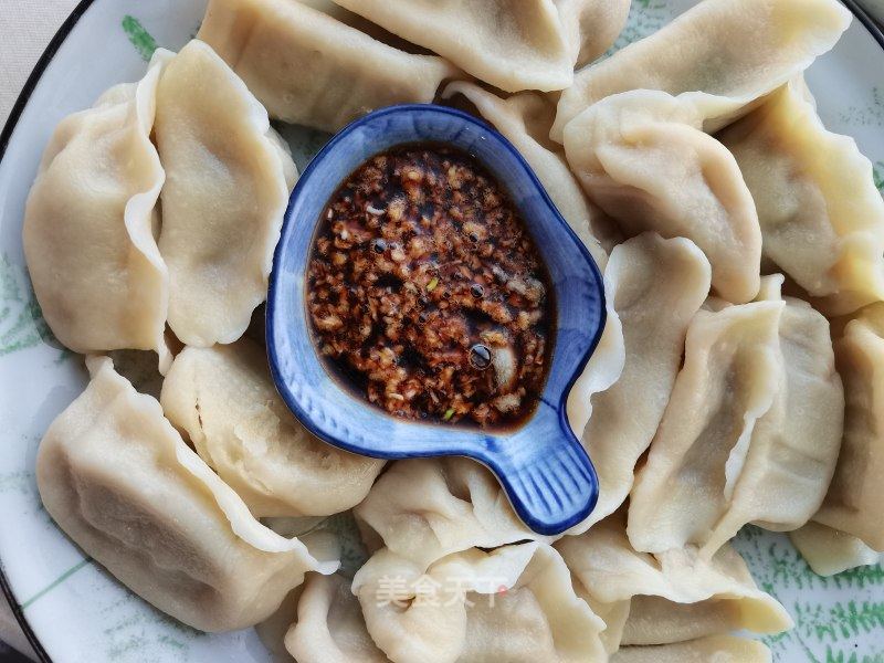 猪肉利剑菜饺子的做法