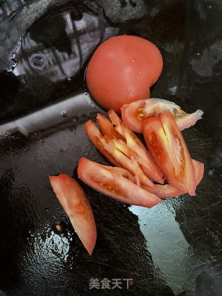 番茄炸蛋牛肉锅的做法步调：2