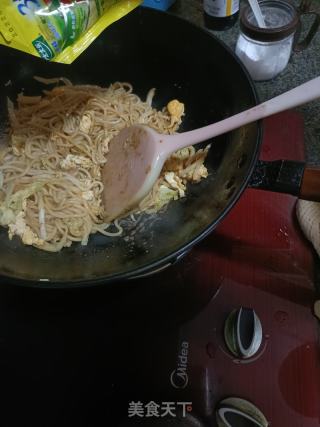 鸡蛋炒米粉的做法步调：5