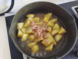 金枪鱼烧土豆的做法步调：5