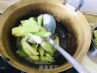 蒜蓉丝瓜的做法步调：6