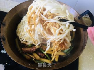 排骨焖里的做法步调：17