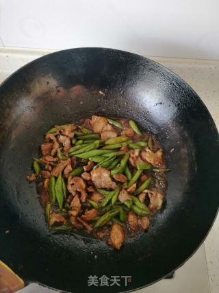 豆角焖里的做法步调：7