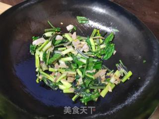 白菜苔炒腊肉的做法步调：4