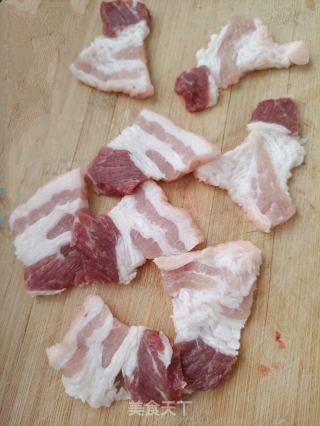苏子叶包煎肉的做法步调：1