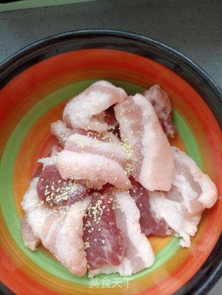 苏子叶包煎肉的做法步调：3