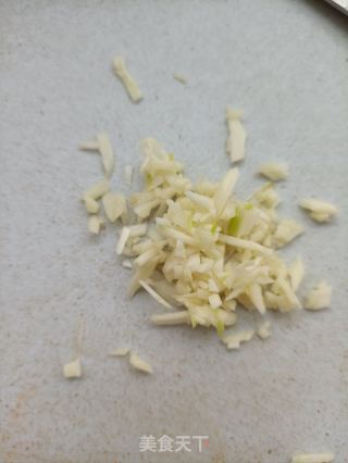 利剑菜芯拌海参的做法步调：4