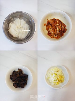 老陕席里菜～莲菜炒肉的做法步调：1