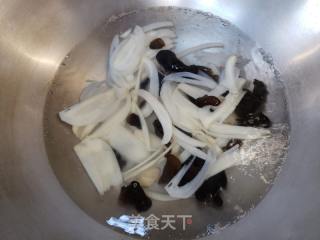 老陕席里菜～莲菜炒肉的做法步调：2