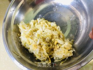 年夜肉炒酸菜的做法步调：2