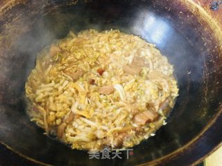 年夜肉炒酸菜的做法步调：11