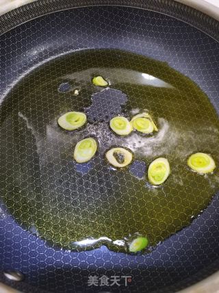 紫薯粉条炒包菜的做法步调：2