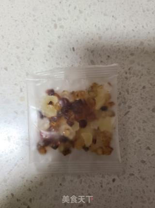 蛋花桃胶的做法步调：1