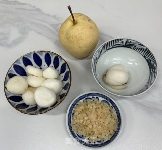 荸荠百开雪梨汤的做法步调：1