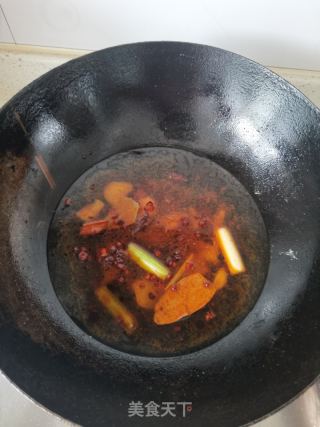 铁锅炖鱼的做法步调：9