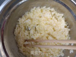 五彩蛋炒饭的做法步调：4