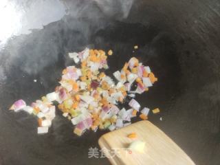五彩炒饭的做法步调：4