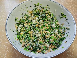 芥菜鸡蛋豆腐馅饼的做法步调：9