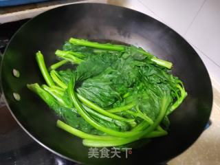 芥菜鸡蛋豆腐馅饼的做法步调：3