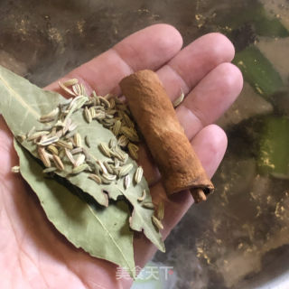 小油菜土豆焖五花肉的做法步调：7