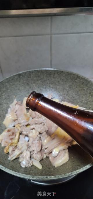 老姜乌芝麻油焖鸭肉的做法步调：8