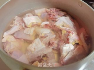阳康后快速有用弥补养分战膂力/山药炖鸡汤的做法步调：3