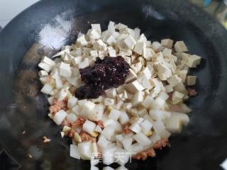 肉终烧萝卜豆腐的做法步调：7